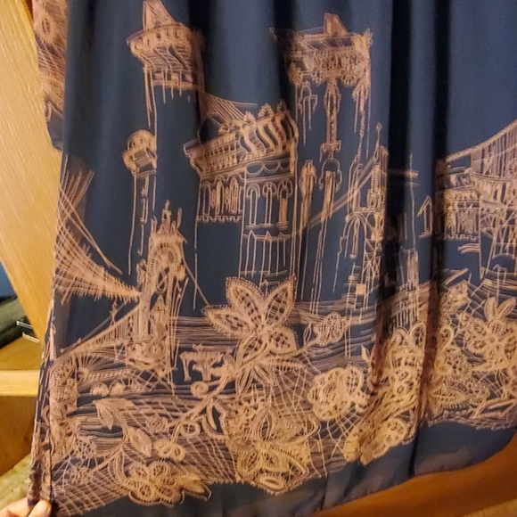 Dress - Picture 3 of 3